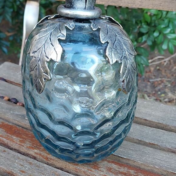 Beautiful Glass and Metal Pineapple - Picture 5 of 7